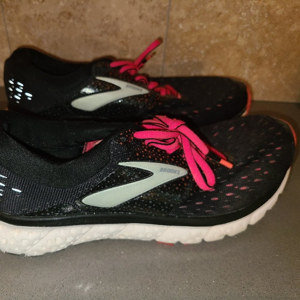 Brooks Running Shoes 6.5 Wide